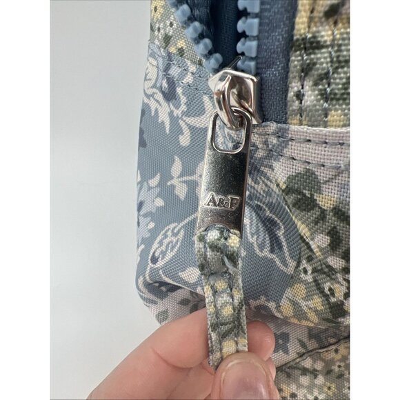 Abercrombie & Fitch A&F Backpack Kids Floral Blues & Greens Clean - Picture 13 of 16